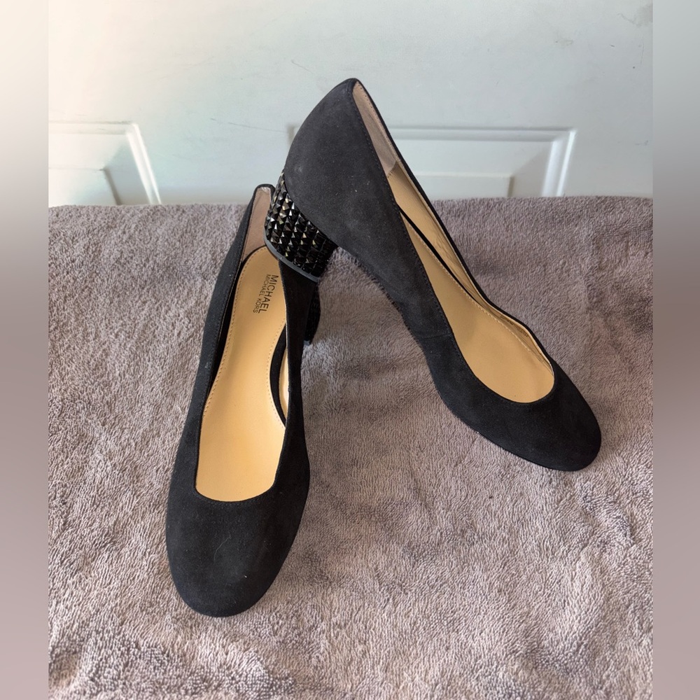 Michael Kors black suede Arabella kitten heel pumps size 8 M
